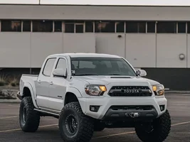 New 25 LC250 & old 78 FJ40