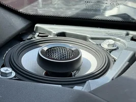 LC Trim base level stereo