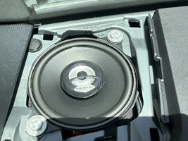 LC Trim base level stereo