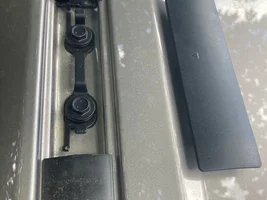 Adding/removing roof rails