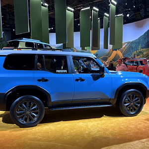 2024-landcruiser-dealermeeting1.png