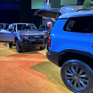 2024-landcruiser-dealermeeting3.png