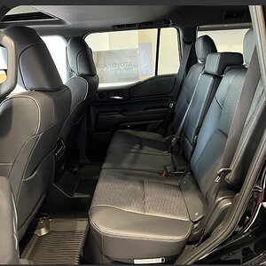 LAND CRUISER FLOOR MAT REAR.JPG
