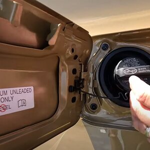 LAND CRUISER FUEL.JPG