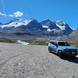 Vale to Calgary Athabasca Glacier 2.jpg