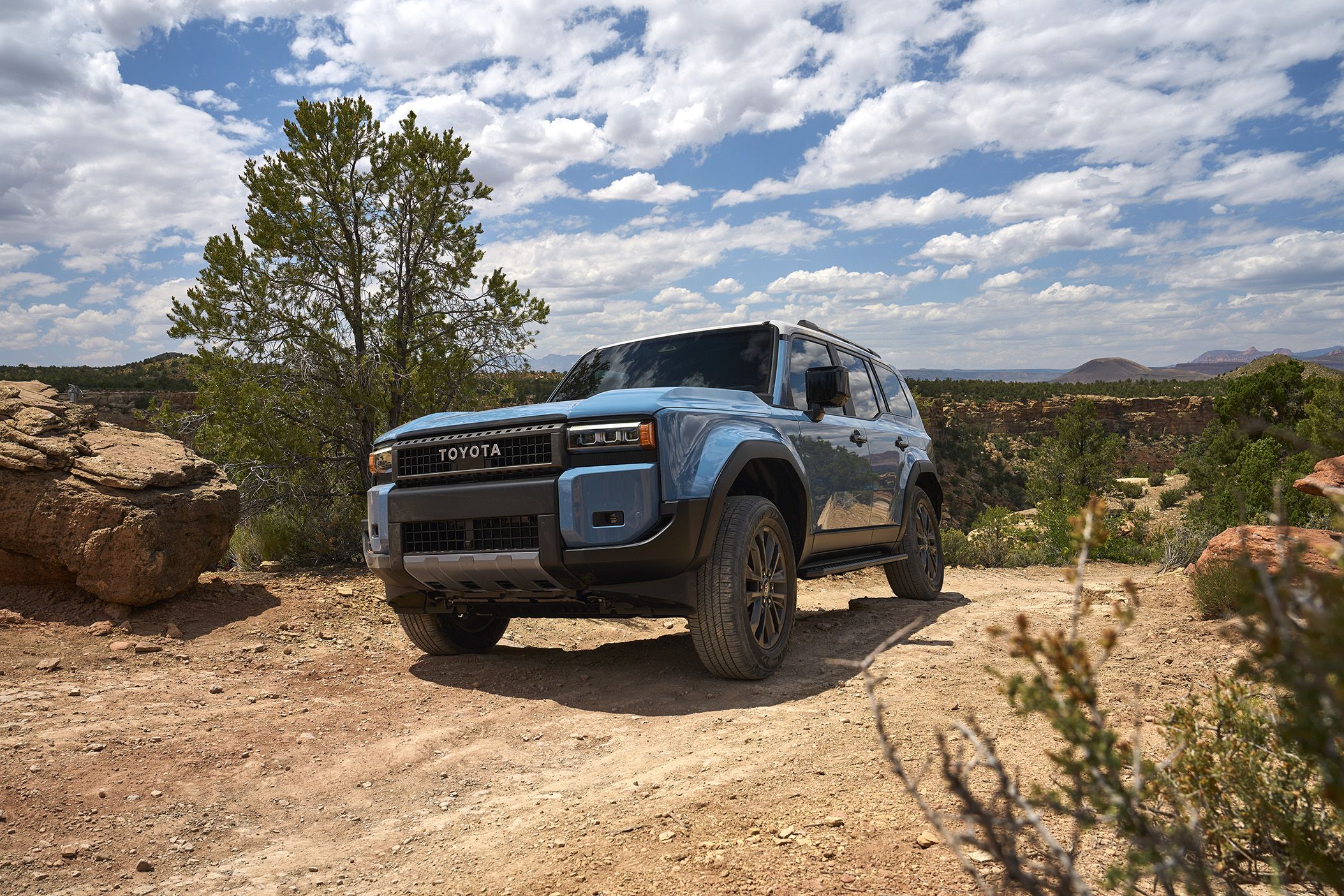 2024_Toyota_Land_Cruiser_005.jpg