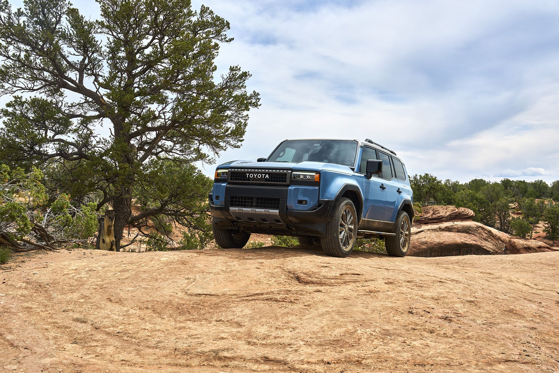 2024_Toyota_Land_Cruiser_006.jpg
