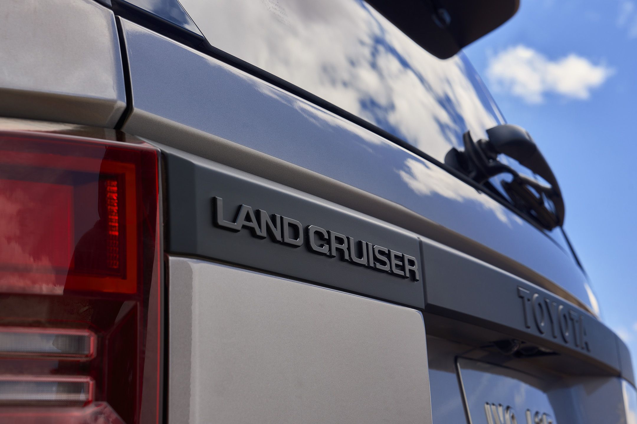 2024_Toyota_Land_Cruiser_1958_008.jpg
