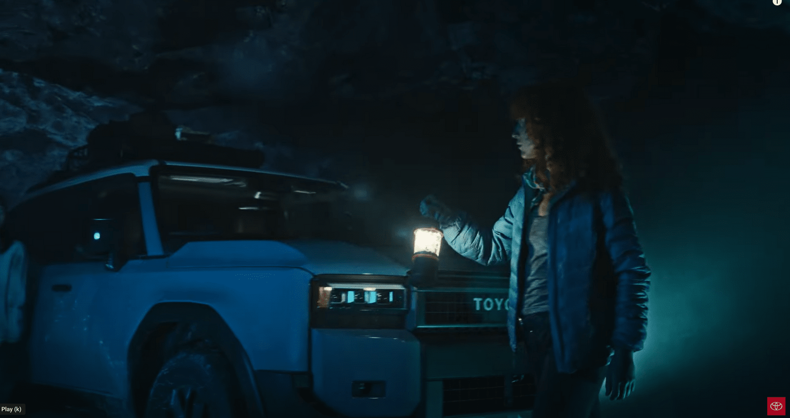 2025-land-cruiser-commercial2.png