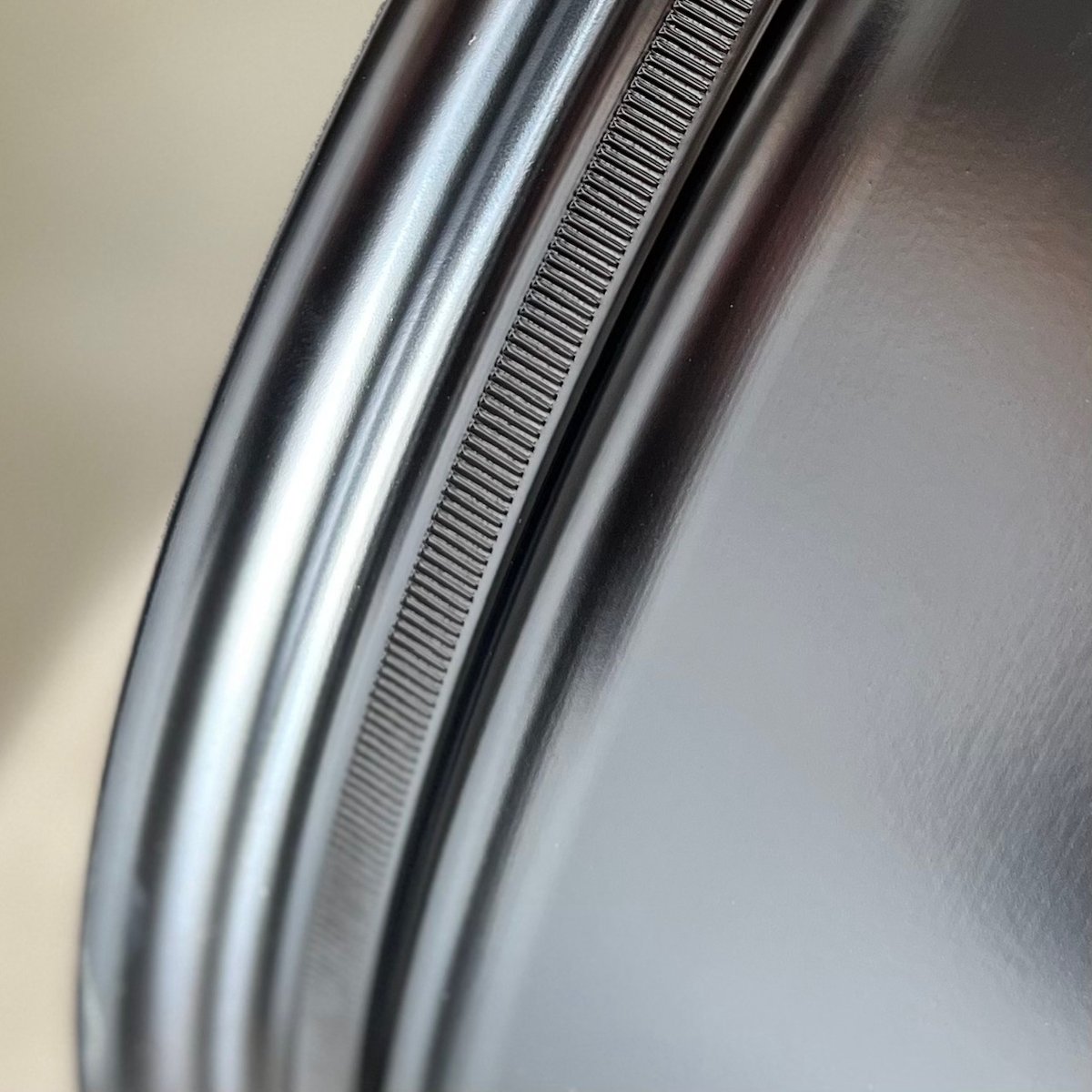 KNURLED BEADSEAT (CLOSE UP) 1200.jpg