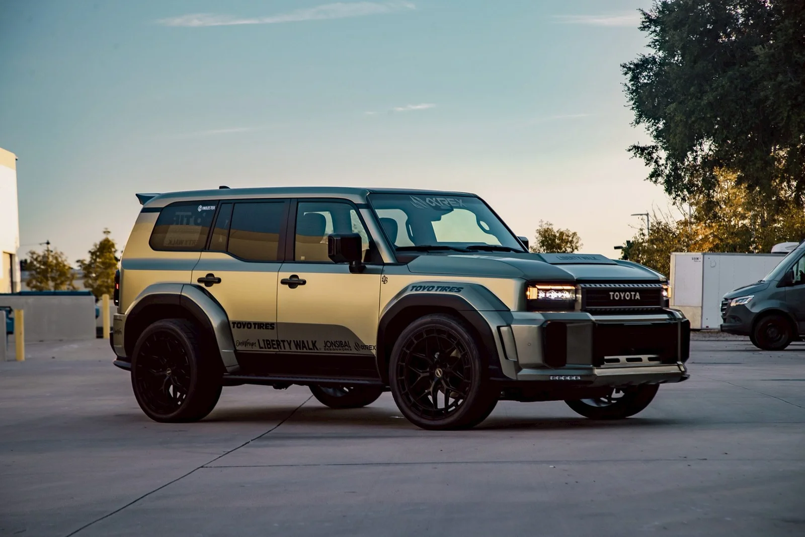 Liberty-Walk-Toyota-Land-Cruiser-250-PRADO.webp